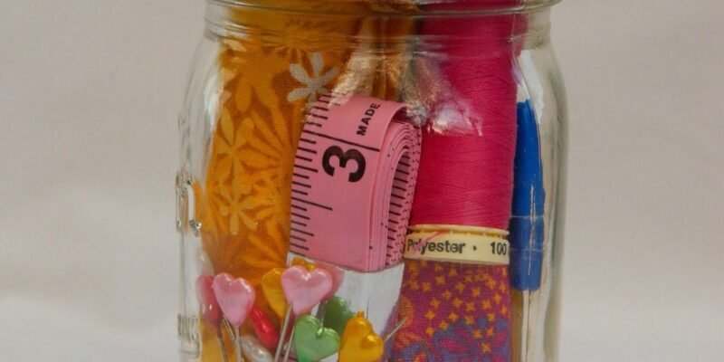 {DIY} Mason Jar Sewing Kit – the tween version